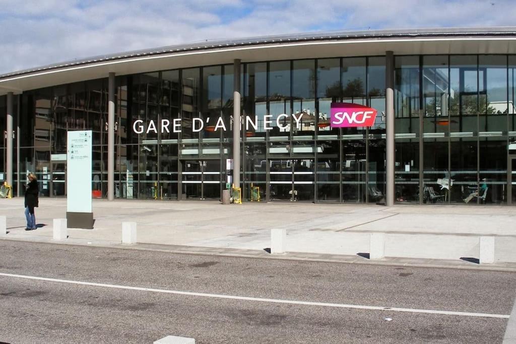The Duplex Annecy Tgv; Vielle Ville Bagian luar foto